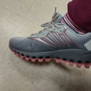 K Swiss tubes tennis shoes